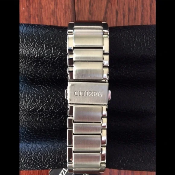 NWT Citizen Eco Drive Mens watch silver and blue